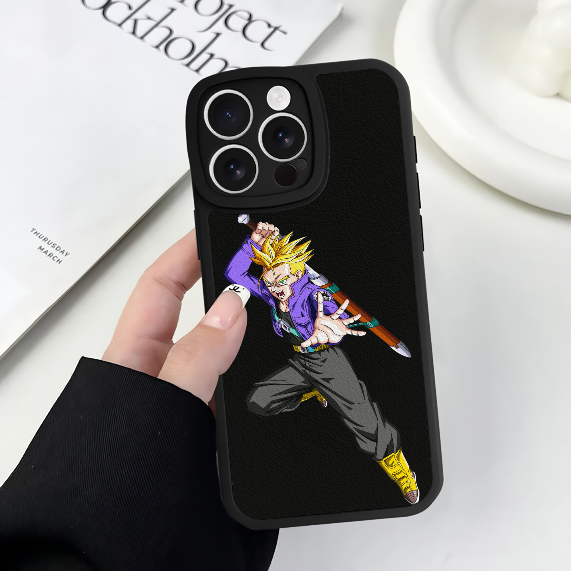 （画像用） ドラゴンボール トランクス（Torankusu）DRAGON BALL Trunks 【iPhone 16シリーズ対応】シリコンスマホケース（レザー調） 材質：シリコン